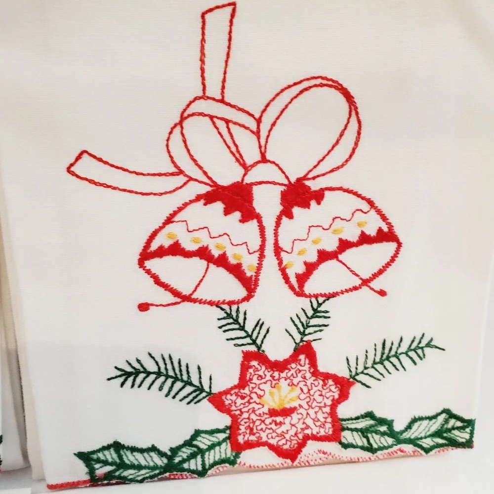Set Of 4 Holiday Bells Embroidered Napkins 14